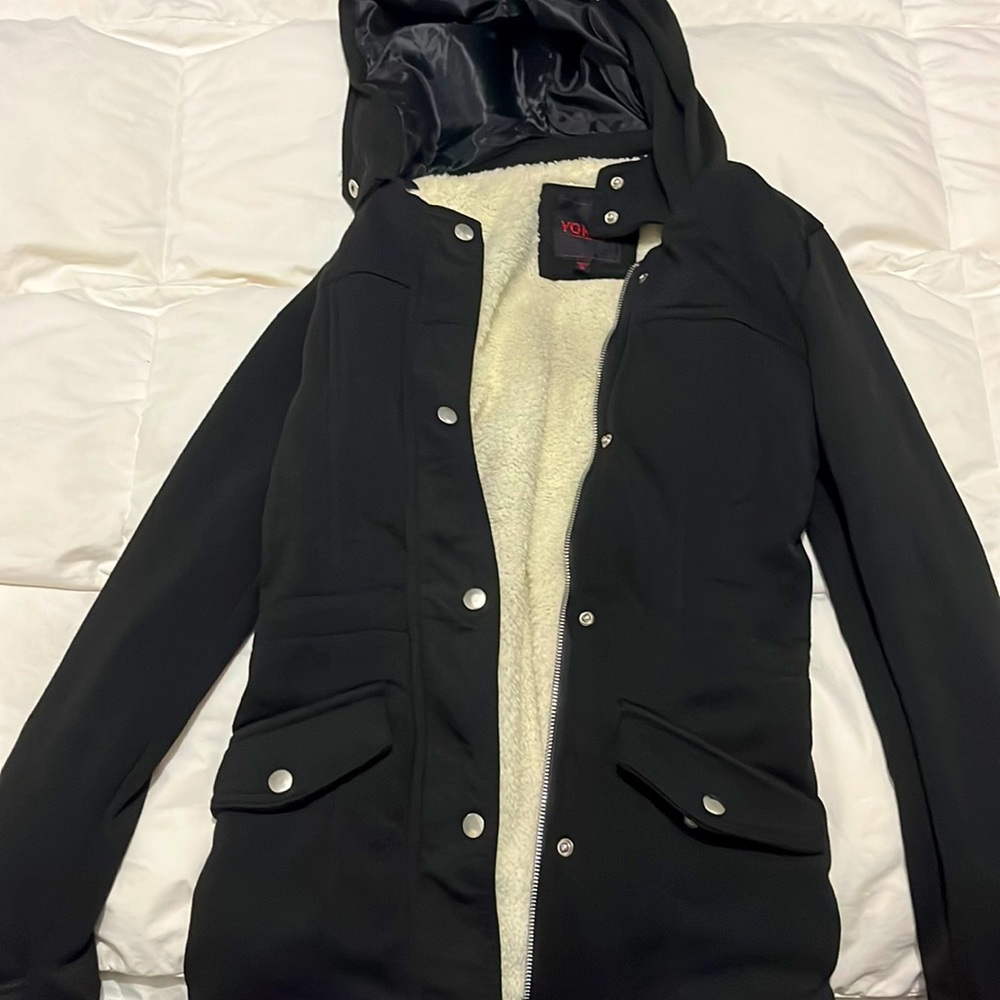 Black cozy warm Yoki coat. Size small woman.